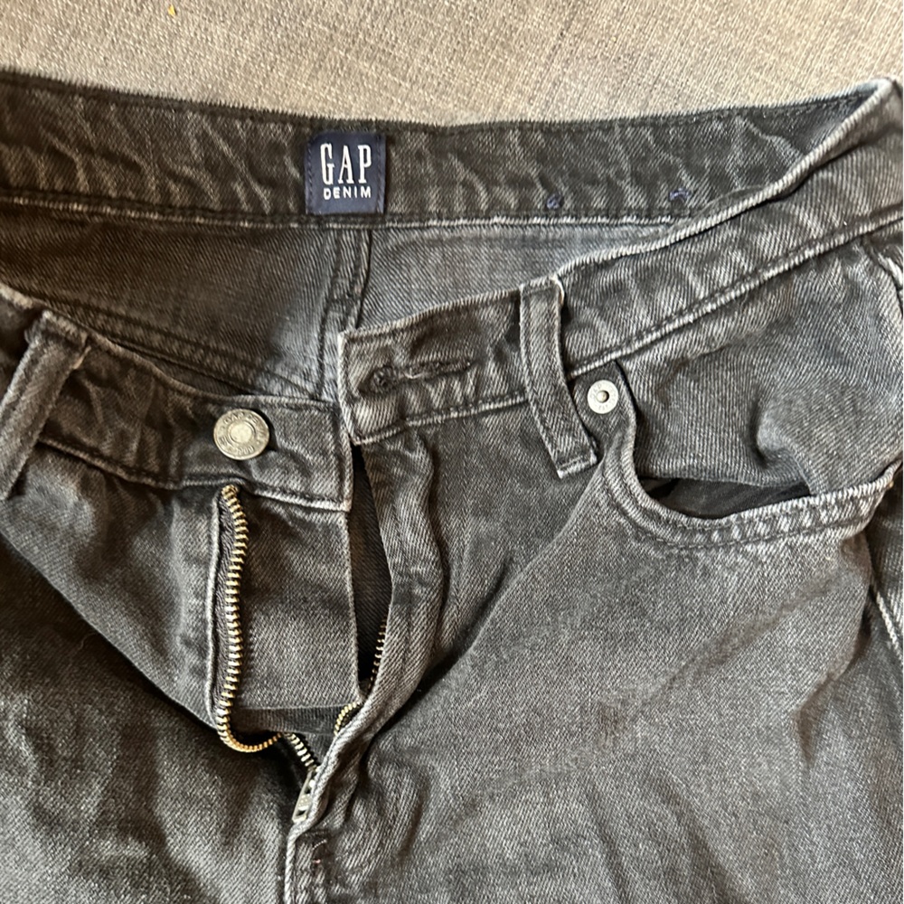 GAP Mom Jean in Black